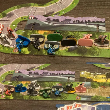 Flamme Rouge - Thirsty Meeples
