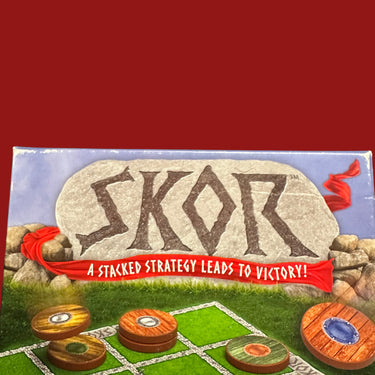 Skor: A Stacking Strategy Game (DAMAGED) - scuffing and creasing along the top edge of the box